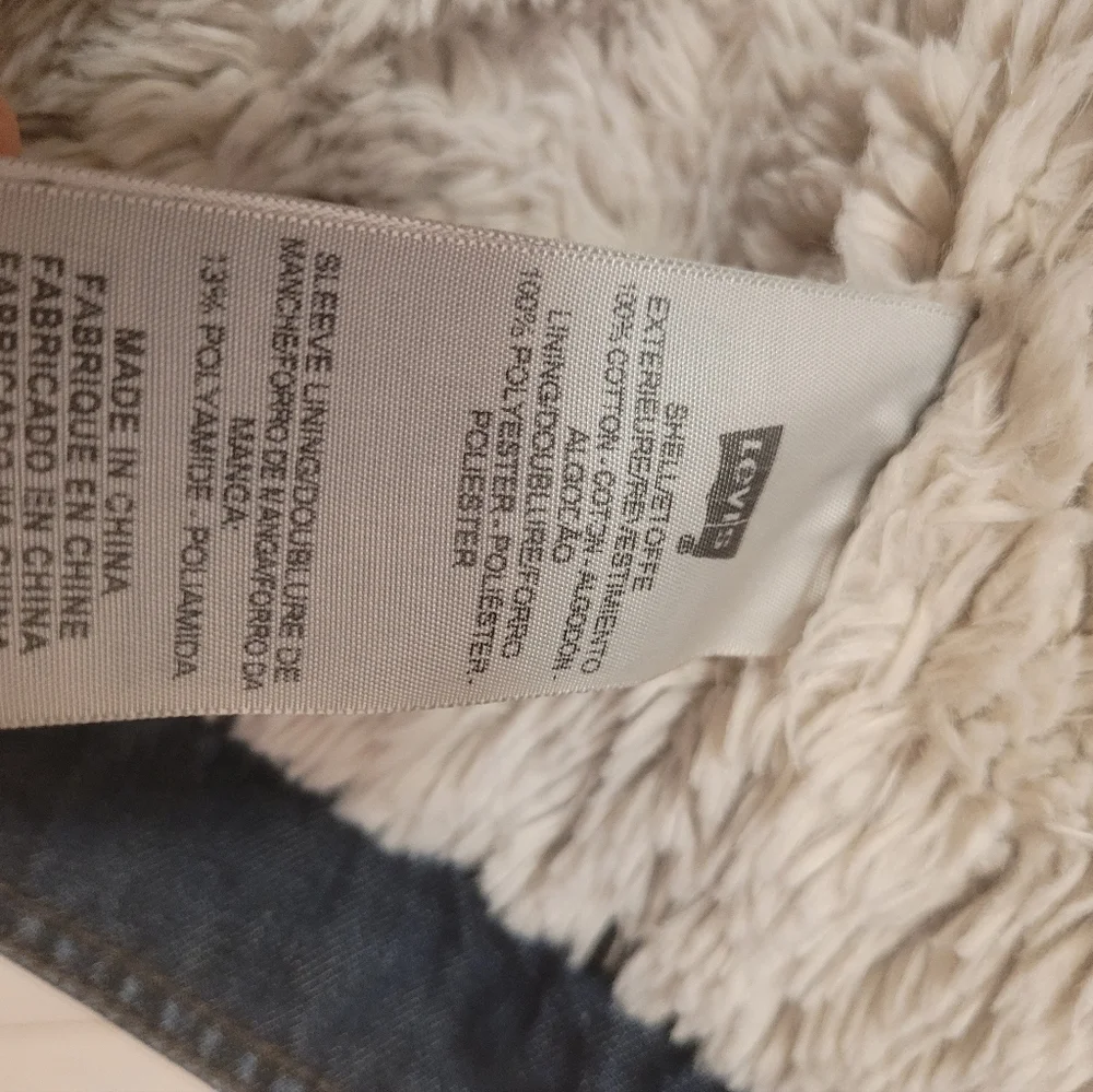 Levi's - Shaggy Sherpa Trucker Jean Jacket - Picture 11 of 16